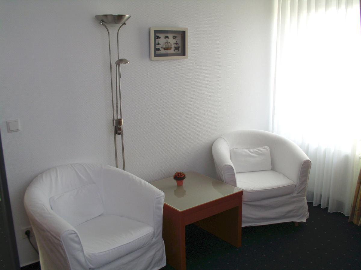 Haus Koebesine Hotel Джуист Екстериор снимка